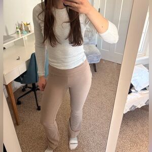 Aritzia  Camden Pant Size M Grey Taupe NWT